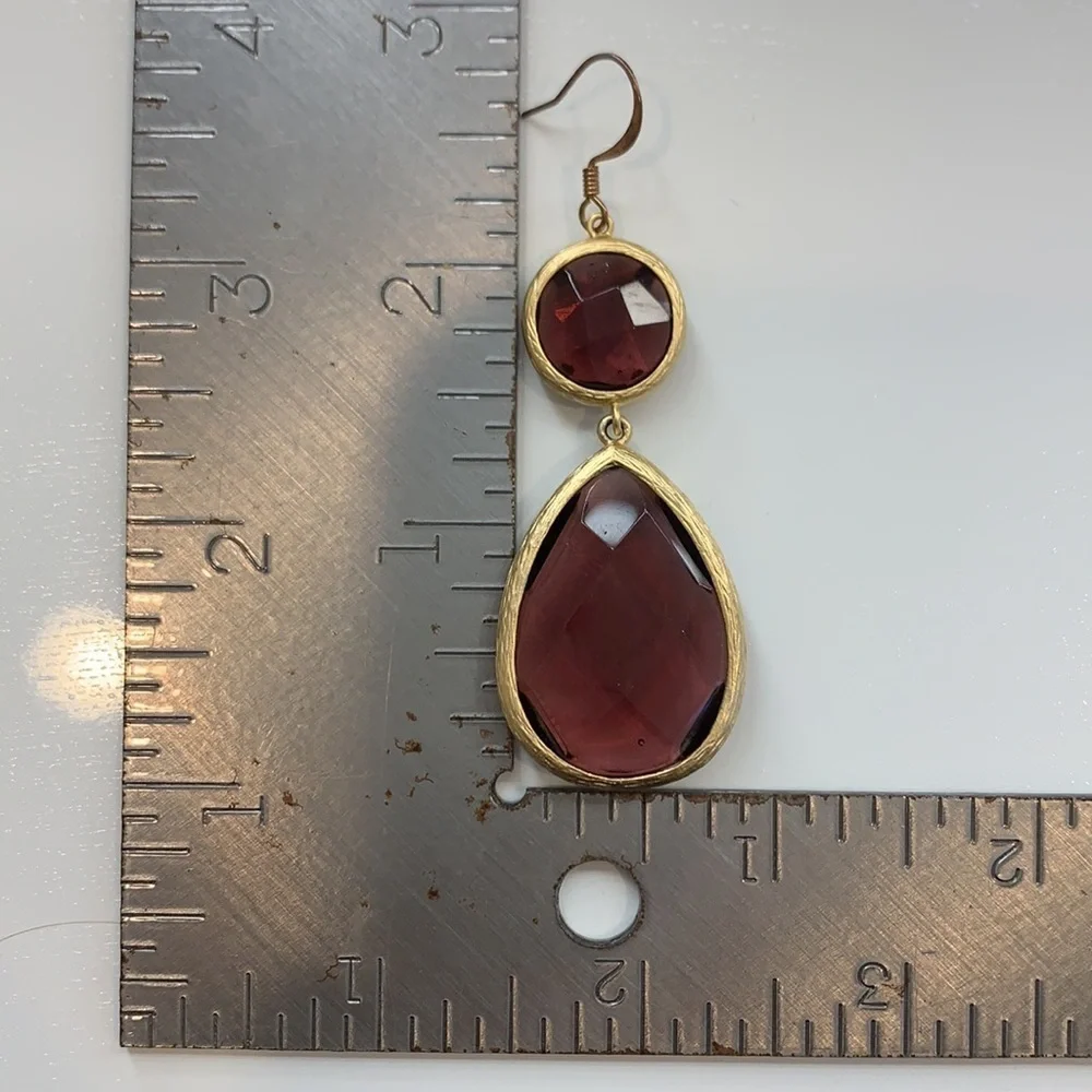 Boutique Earrings mauve stone vintage gold trim
